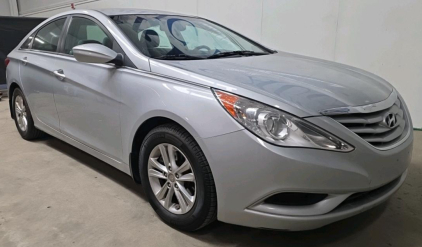 2011 HYUNDIA SONATA - 131K MILES!