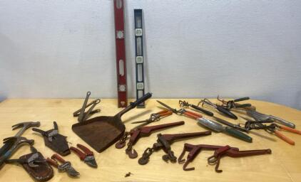 (2) Levels / Garden Tools / Hammers / Chain Tightners