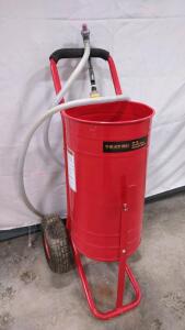 (Red) 18 in. 90 lbs. Gravity Feed Abrasive Blaster