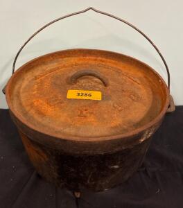 Cast Iron Dutch Oven