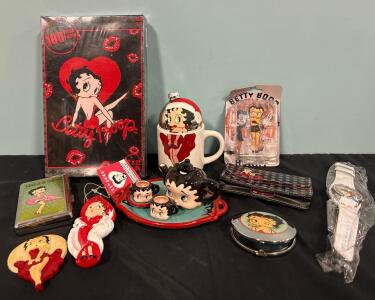 Betty Boop Lot Including Compact Mirror, Watch, Puzzle, Coffee Cup And More