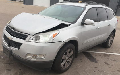 2012 CHEVROLE TRAVERSE - AWD!