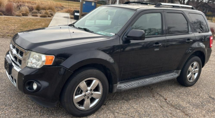 2010 FORD ESCAPE - LIMITED EDITION - LEATHER SEATS