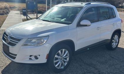 2011 VOLKSWAGEN TIGUAN S - AWD!