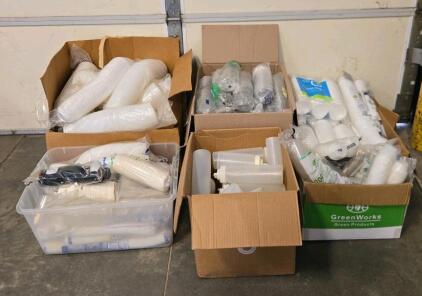 Restaurant Quality Large Collection of Foam/Plastic Bowls, Cups, Lids & Plastic Squeeze Bottles