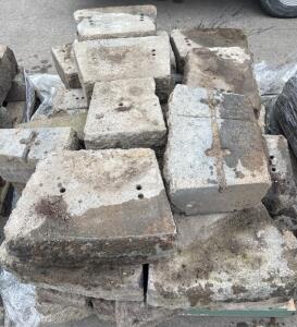 40 (16x11x6.5&rdquo;) Concrete Pavers