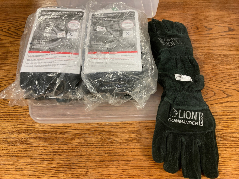 (5) Pair of XL Lion Commander ACE Gloves