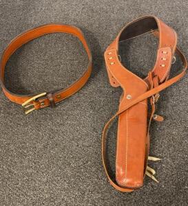 Leather Shoulder Holster ( Idaho Leather Co. ) with Leather Belt ( The Leather Arsenal 33 ) Great Condition