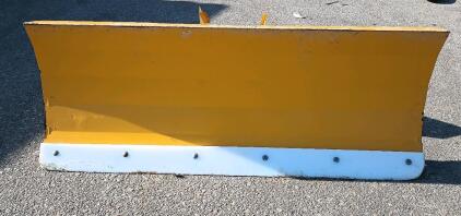 Walker Mfg. Company Yellow Hydraulic Angle Snow Plow Attachment 4 Feet Wide x 19" Tall