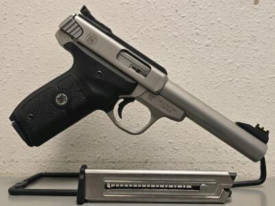 Smith & Wesson SW22 Victory .22LR, Stainless, 5.5" Barrel, Extra Magazine, Fiber Optic Sights, SN: UDW7934