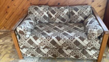 (OFFSITE) Couch Gold and Tan 24x36x52