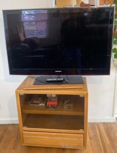 (OFFSITE) 45&rdquo; Samsung Television (Works) and TV Stand with Swivel and Locking Drawer (Key Included)