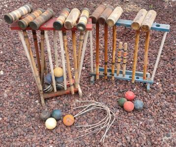 (OFFSITE) Vintage 8-Player Wooden Croquet Set with 10 Balls, 10 Wickets, 4 Stakes, and Dual Storage Racks
