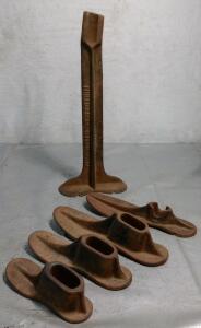 (1) 15" Antique Cast Iron Shoe Cobbler Stand W/ (4) Shoe Molds