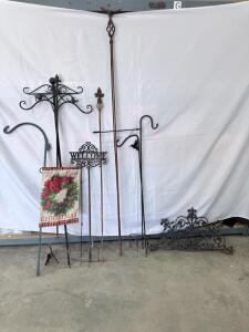 Metal Garden Decor with Welcome Sign and Christmas Banner