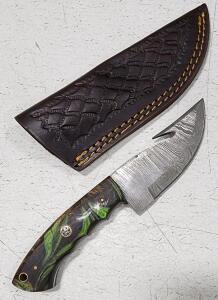 (1) Fixed Blade Damascus Steel Gutting Knife With Wood Handle And Sheath