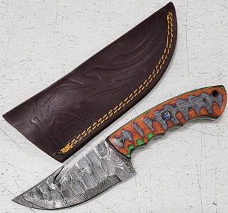 (1) Fixed Blade Damascus Steel Gutting Knife With Wood Handle And Sheath