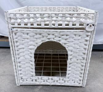 White Wicker Pet House, Cat Face Latch, Small to Medium Pets