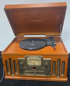 Crosley Turntable, CD Player, Radio Cabinet ( Powers On )