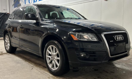 2010 AUDI Q5 - LARGE SUNROOF!