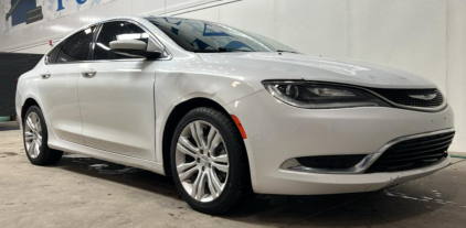 2015 CHRYSLER 200 - BLUETOOTH CAPABILITY!