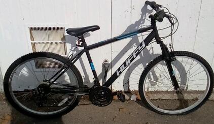 26" Huffy Rock Creek 18 Speed, Black.