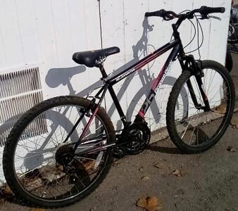 26" Granite Peak Roadmaster. 18 Speed. Black & Red. Tires Need Air.