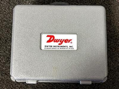 Dwyer Magnehelic 2000-0 Differential Pressure Gauge, 0-0.5" Water, 15 PSIG Max, Case & Tubing