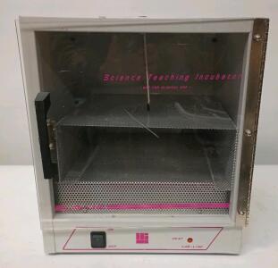 Lab-Line Science Teaching Incubator L=14" W=13 1/2" H=16"
