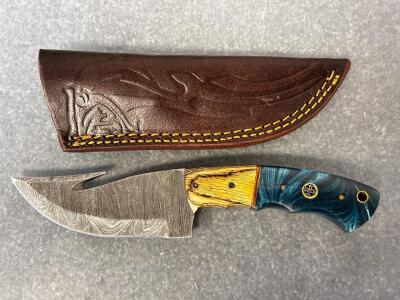 Custom Fixed Damascus Steel Gutting Knife With 4" Blade, Wood and Resin Decorative Handle and Leather Sheath