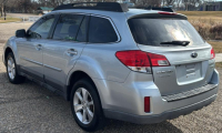 2013 SUBARU OUTBACK - AWD - SUNROOF! - 6