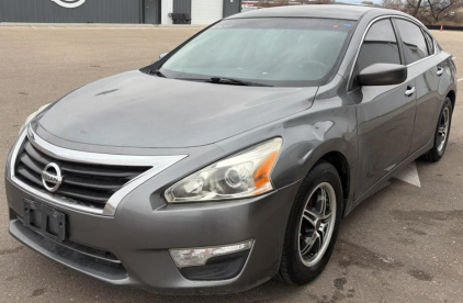 2014 NISSAN ALTIMA - 117K MILES!