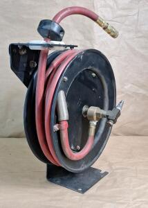 (1) Enclosed Spring Pneumatic Hose Reel W/ 20-Feet Of Hose
