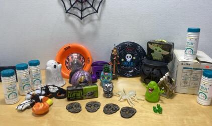 Juniper Surface Wipes (17) - Halloween Decor- Yoda Tins