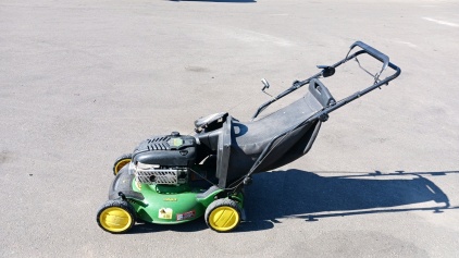 John Deere JS63 Mower