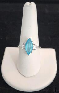 (1) Size 9 White And Aquamarine Princess Cut Topaz Ring