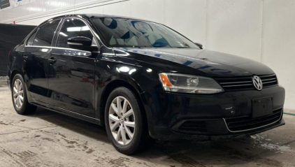 2014 VOLKSWAGEN JETTA - TOUCHSCREEN INFOTAINMENT CENTER!