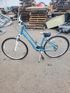 Schwinn Clairmont Step-Through Comfort Bike, Aluminum Frame, 700c Wheels, Front Suspension