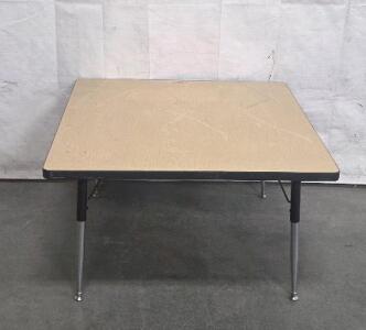 Kids Square Table "3 Feet L &times; 1 Foot 9 Inches W"