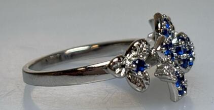 Size 8 Pretty Blue Sapphire Flower .925 Ring