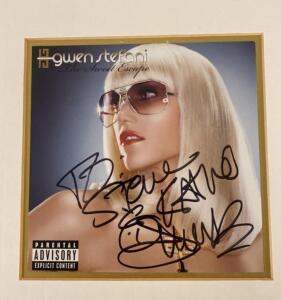 Autographed Gwen Stefani Framed Picture - Unable To Authenticate - 14.5x14.5&rdquo;