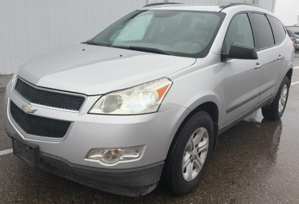 2011 CHEVROLET TRAVERSE - AWD!