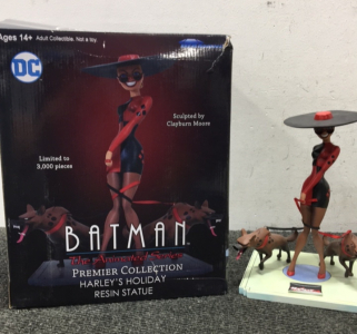 Harley Quinn Diamond Select Toys Resin statue Numbered to 3000 Sculpted by Clayburn Moore