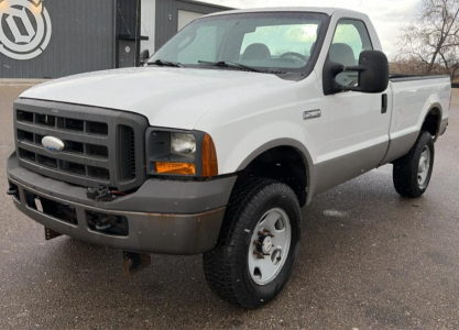 2005 FORD SUPER DUTY F-350 - 84K MILES - 4X4!