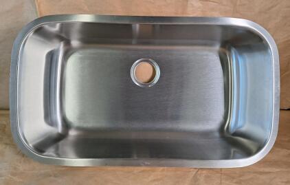 (1) 32" Stainless Steel Undermount Single Bowl Kitchen Sink