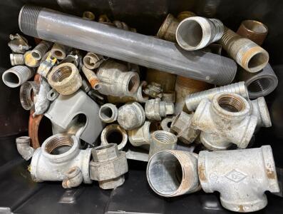 Bulk Lot Galvanized Pipe Fittings & PVC Connectors 1/2"&ndash;1-1/4" Mixed Threaded Plumbing Parts
