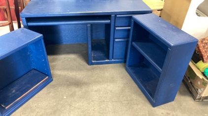 Desk With Bookshelves