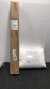 (1) 6.5&rsquo; Tiki Unbrella (1) Queen Size Bed Coverlet Set
