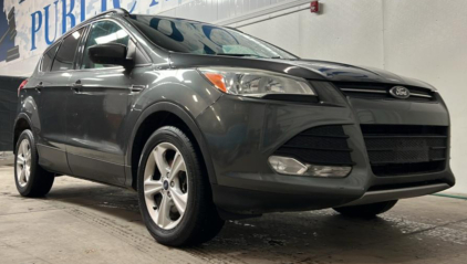 2015 FORD ESCAPE - 4X4!