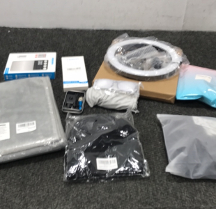 (1) Professional Digital Scale (1) Selfie Light (2) Pais Unisex Leopard Print Glasses (1) Mini Microphone And (1) Usb Cable
